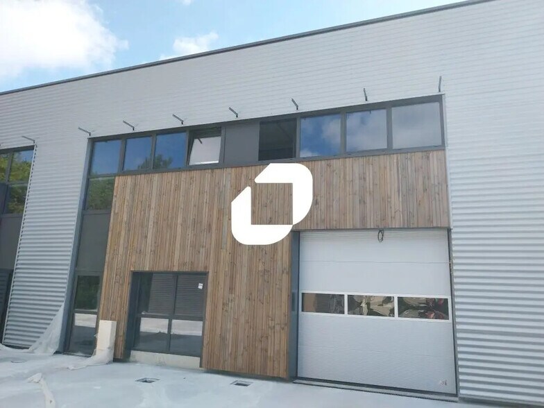 Industrial in Treillières for sale - Building Photo - Image 3 of 6