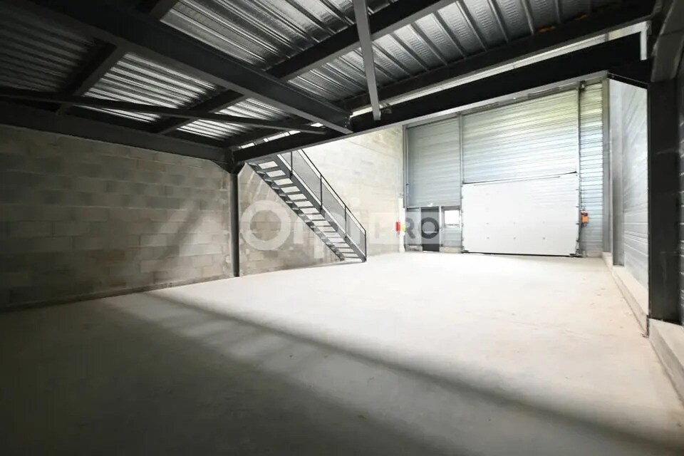 Location Local d'activités 146 m² - Photo 1