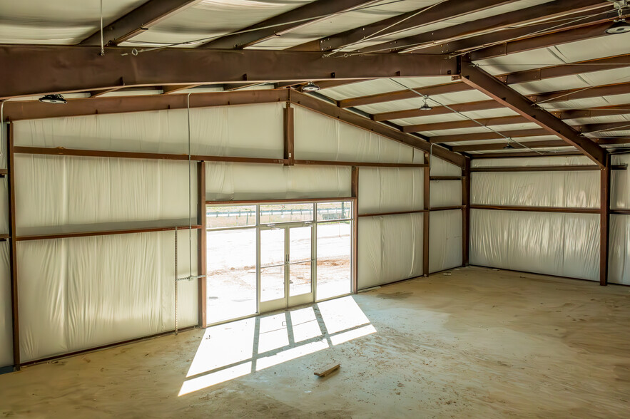 7310 Interstate 10 W, Seguin, TX for lease - Interior Photo - Image 2 of 30