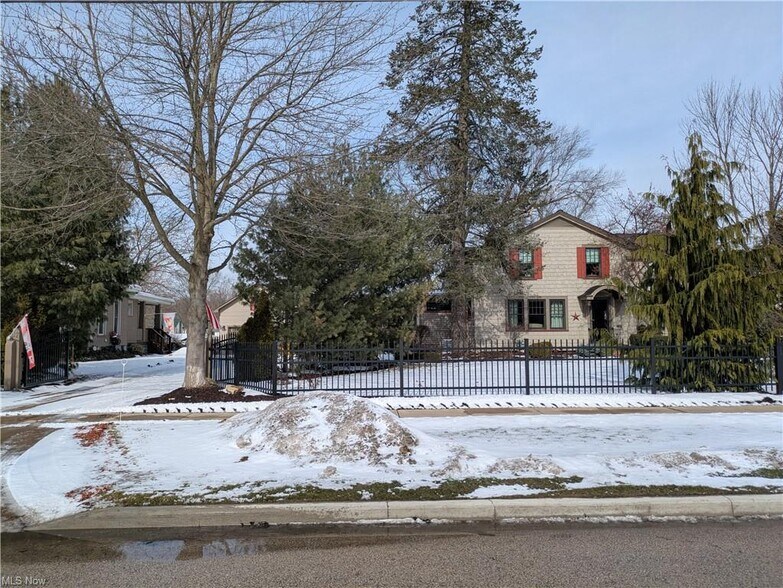 17 W Walnut St, Jefferson, OH for sale - Building Photo - Image 3 of 7