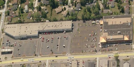 2601-2709 W Grand Ave, Waukegan, IL - AERIAL  map view