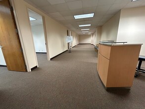 5202 Old Orchard Rd, Skokie, IL for lease Interior Photo- Image 2 of 8