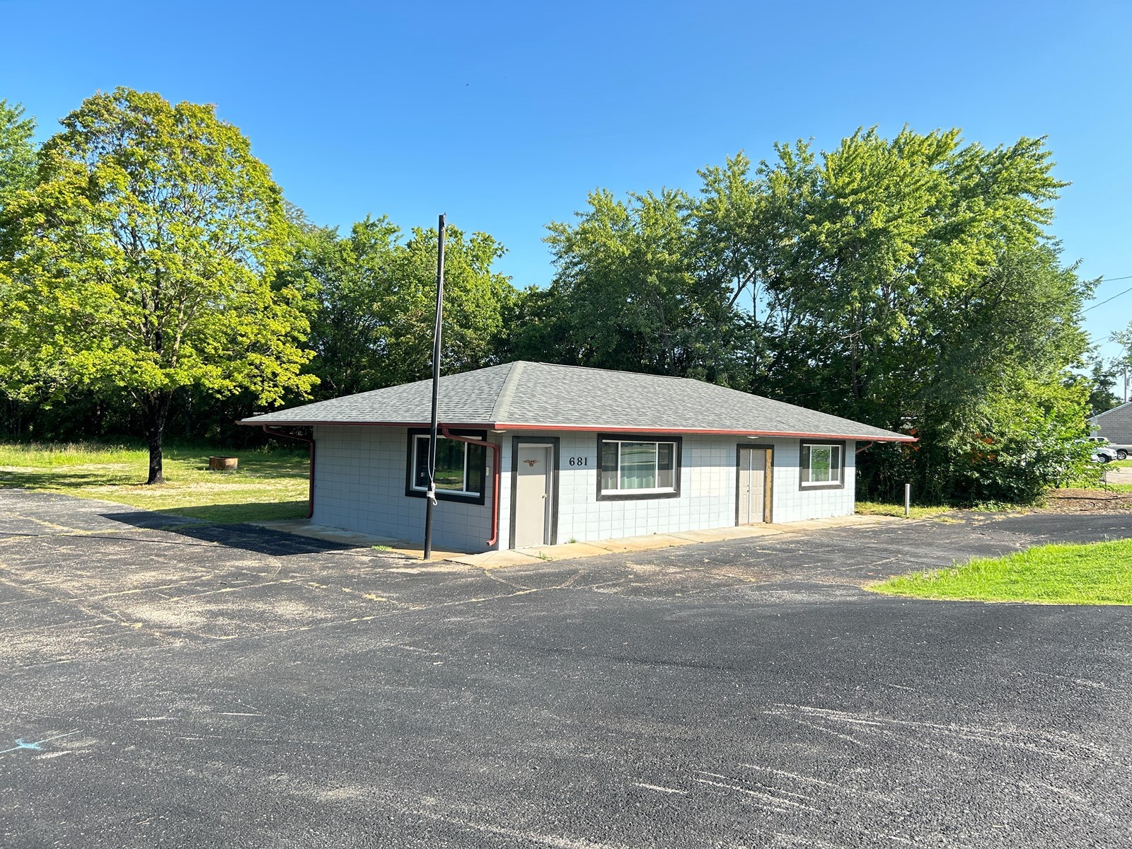 681 Ash Flat Dr, Ash Flat, AR for sale Building Photo- Image 1 of 34