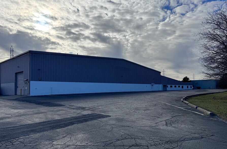 35901 Veronica St, Livonia, MI for lease - Building Photo - Image 2 of 3