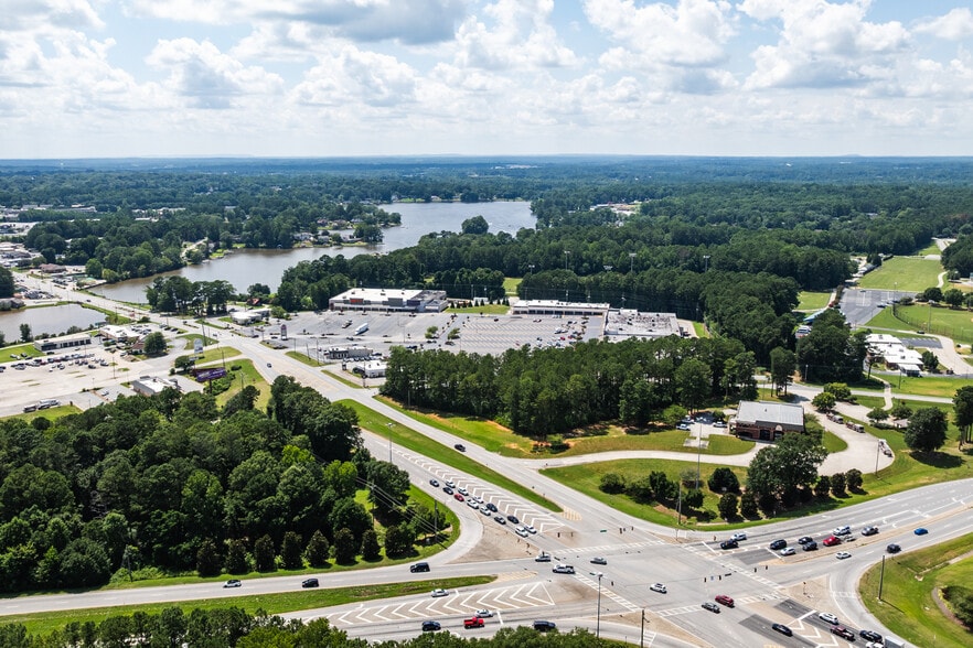 1004 Bankhead Hwy, Carrollton, GA for lease - Building Photo - Image 3 of 5