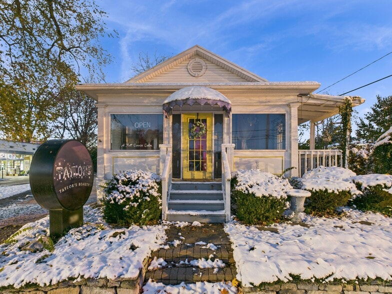 329 E Dayton Dr, Fairborn, OH for sale - Building Photo - Image 1 of 30