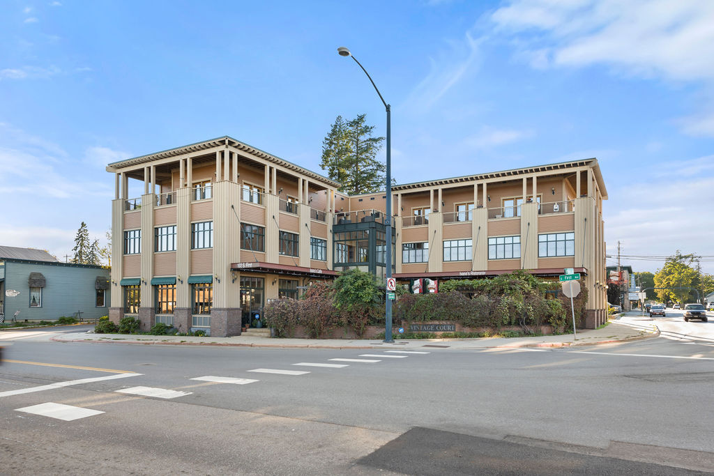 102 S 1st Ave, Sandpoint, ID for sale Primary Photo- Image 1 of 1