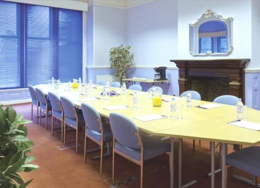 Bletchingley Rd, Nutfield for lease - Interior Photo - Image 3 of 8