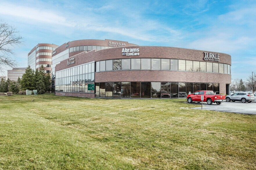 11455 N Meridian St, Carmel, IN for lease - Building Photo - Image 1 of 9