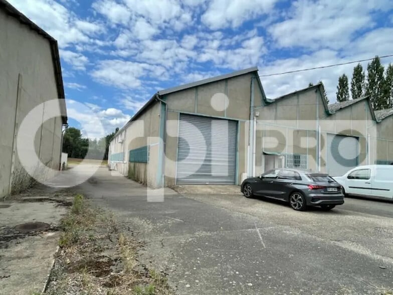 Flex in Saint-Étienne-des-Oullières for sale - Building Photo - Image 1 of 14