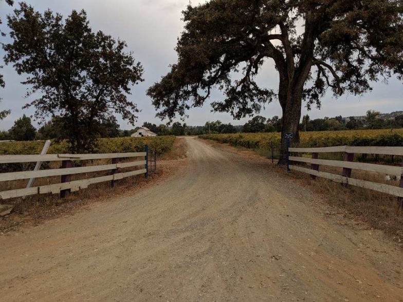 3900 Jackson Valley Rd, Ione, CA for sale - Primary Photo - Image 1 of 1