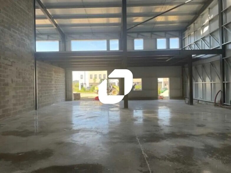 Flex in Ennery for sale - Building Photo - Image 3 of 10