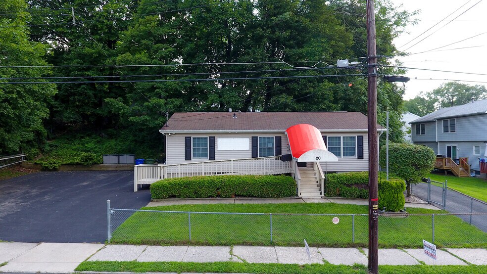 20 Fairlawn Ave, Middletown, NY for sale - Primary Photo - Image 1 of 1