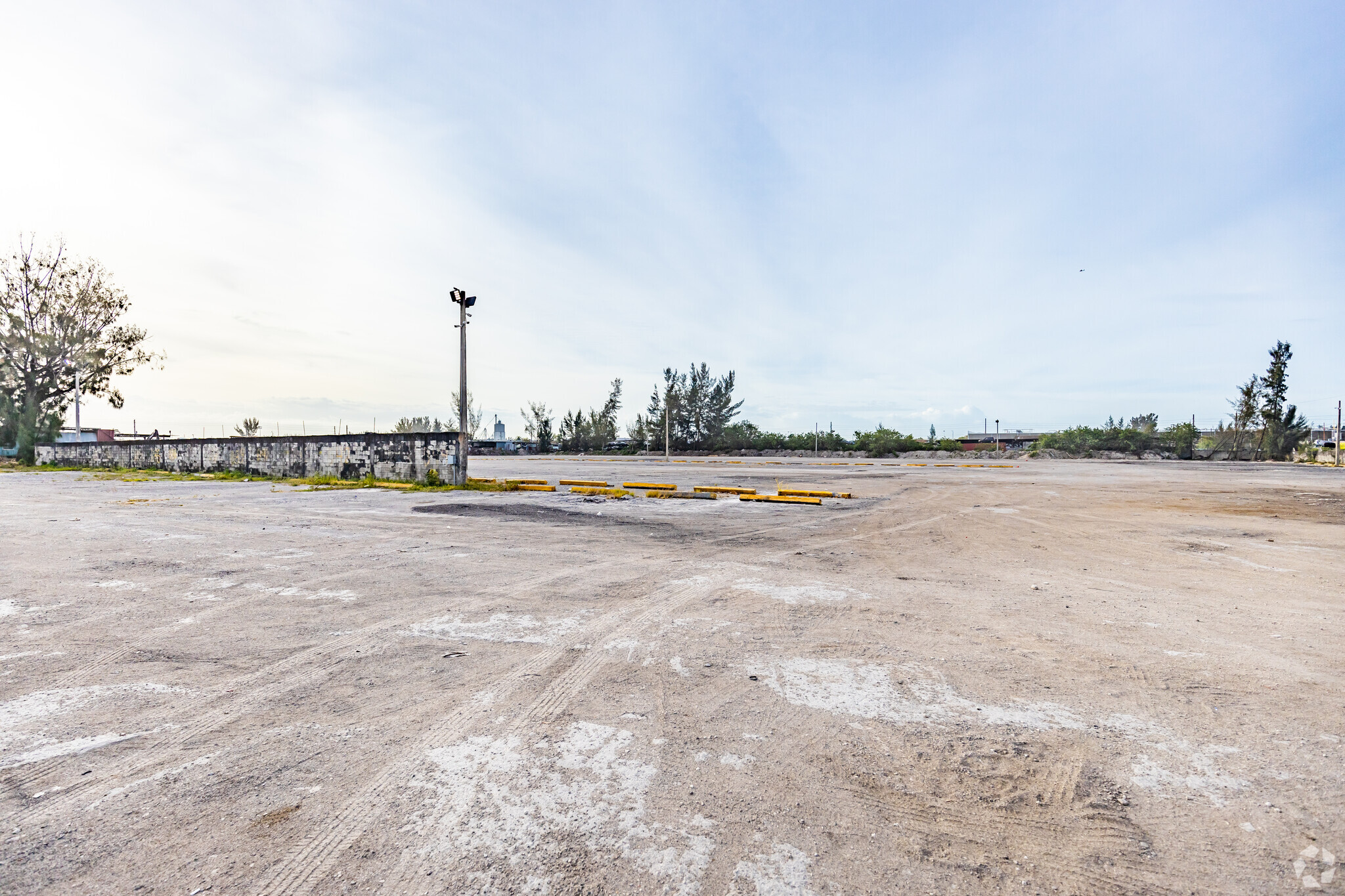 13045 Cairo Ln, Opa Locka, FL for lease Building Photo- Image 1 of 25