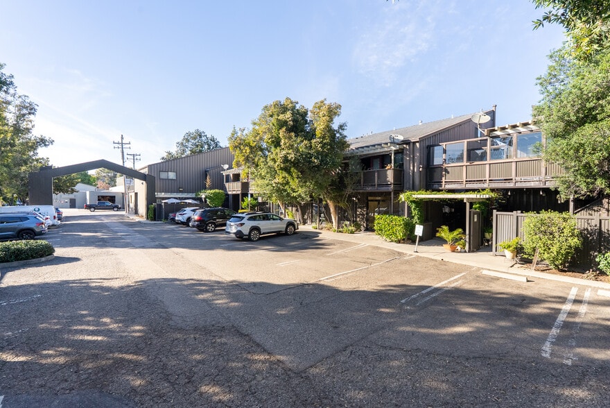 2074-2104 Parker St, San Luis Obispo, CA for lease - Building Photo - Image 2 of 5
