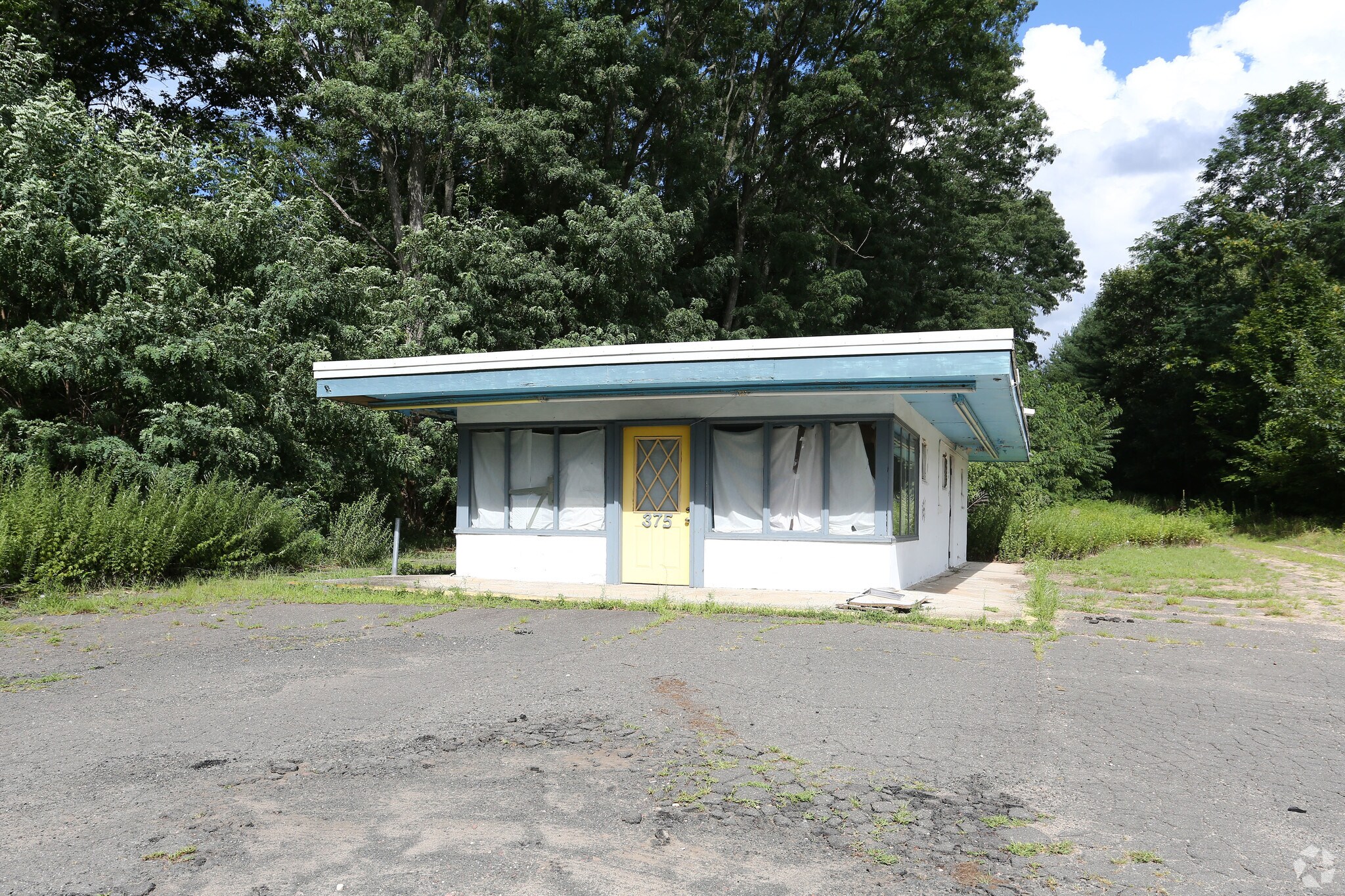 375 Enfield St, Enfield, CT for sale Primary Photo- Image 1 of 1