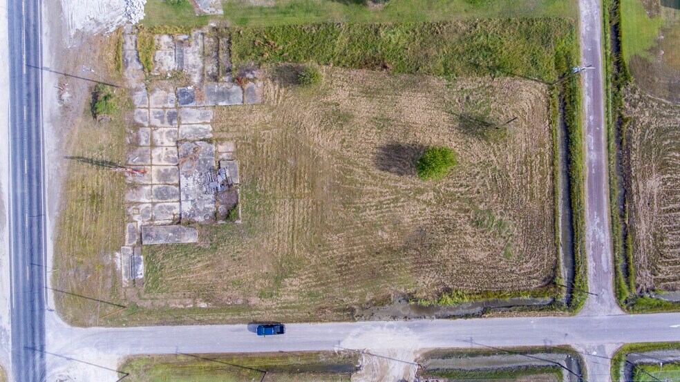 5101 S. Gulfway Dr., Sabine Pass, TX 77655