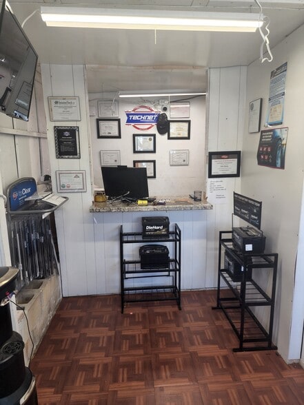 20700 9th St, McIntosh, FL for sale - Interior Photo - Image 2 of 3