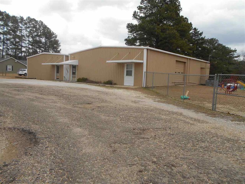 1962 Skipperville Rd, Ozark, AL for sale - Primary Photo - Image 1 of 1