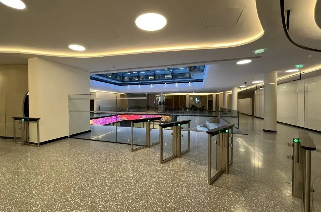 44-48 Rue De Châteaudun, Paris for lease Interior Photo- Image 1 of 7