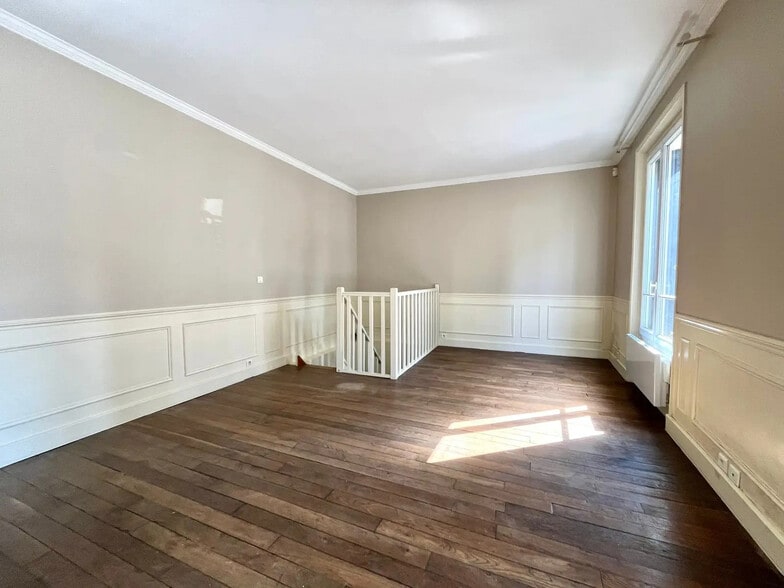 Office in Cachan for sale - Interior Photo - Image 1 of 6