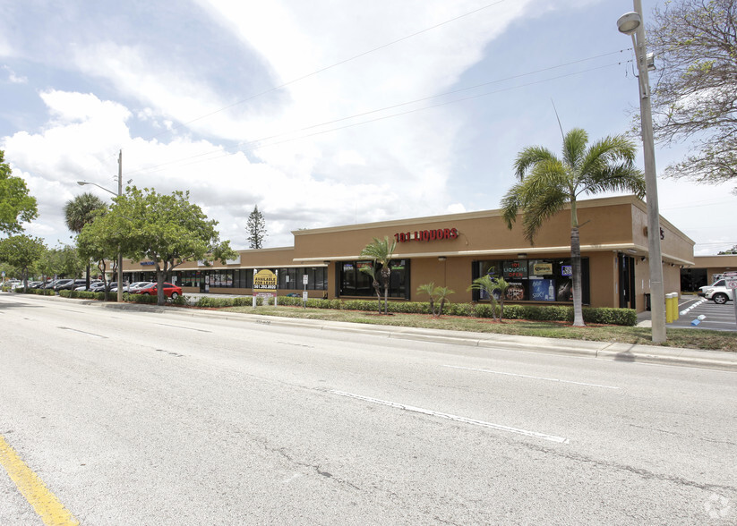 159-199 W Hillsboro Blvd, Deerfield Beach, FL for lease - Primary Photo - Image 1 of 5