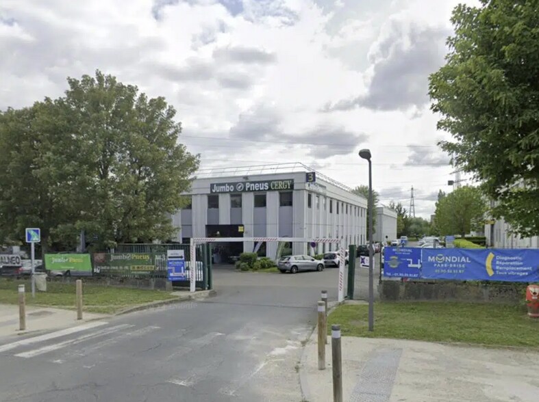 9 Chaussée Jules César, Osny for lease - Primary Photo - Image 1 of 3
