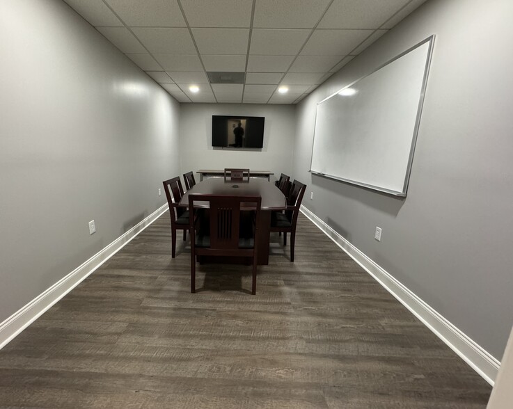 4249 Lomac St, Montgomery, AL for lease - Interior Photo - Image 2 of 12