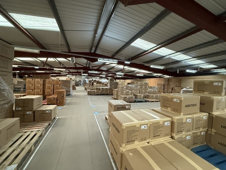 101 Worthing Rd, Sheffield for sale - Interior Photo - Image 2 of 10