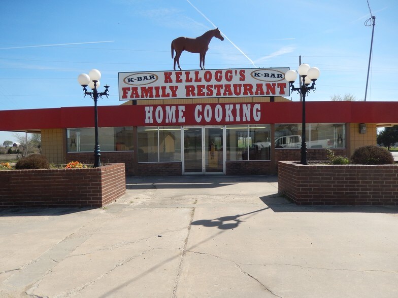 926 S Woody Guthrie St, Okemah, OK for sale - Primary Photo - Image 1 of 1