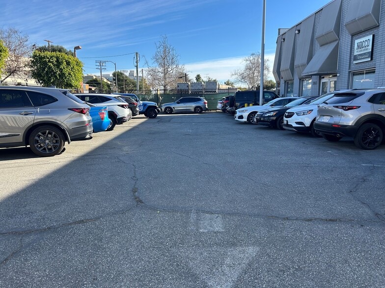 3865 Grand View Blvd, Los Angeles, CA for lease - Building Photo - Image 2 of 12