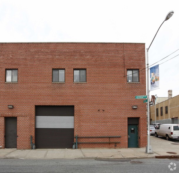 867 Astoria Blvd, Astoria, NY for lease - Building Photo - Image 3 of 6