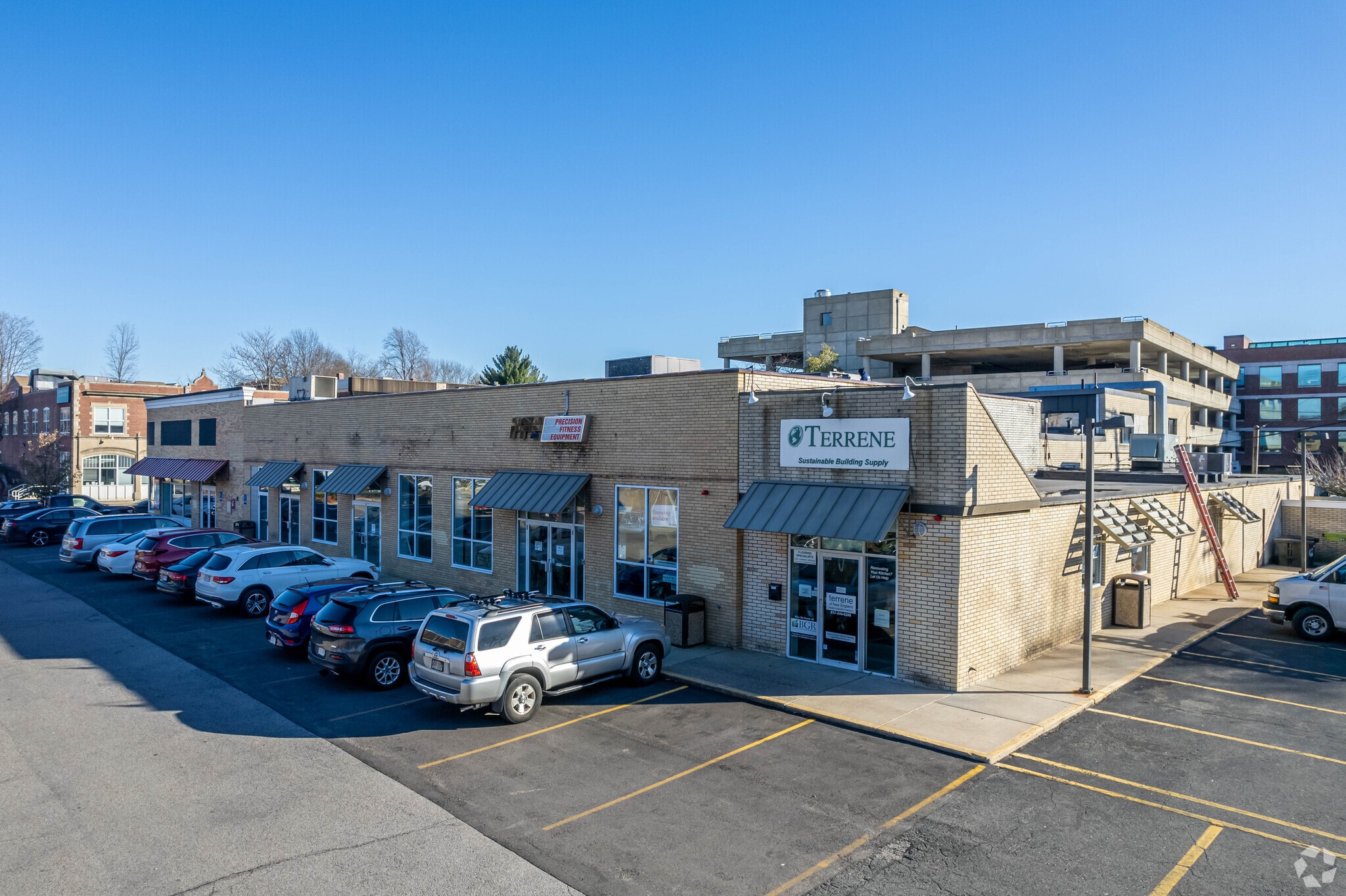 261-275 Centre St, Newton, MA for lease Primary Photo- Image 1 of 4