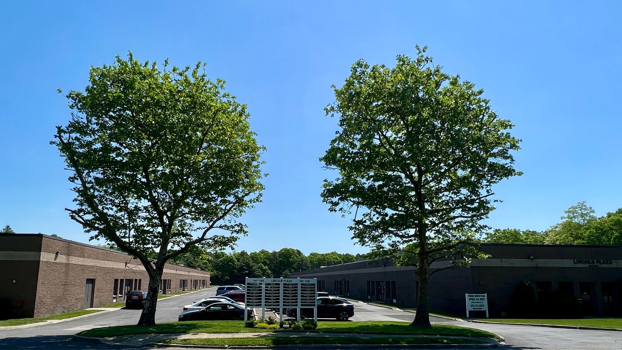 1515-1557 Lincoln Ave, Holbrook, NY for lease Building Photo- Image 1 of 4