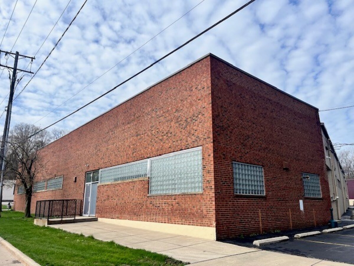 4828 Schaaf Ln, Brooklyn Heights, OH for lease Primary Photo- Image 1 of 2