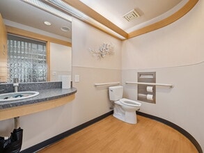 33516 9th Ave S, Federal Way, WA for lease Interior Photo- Image 2 of 16