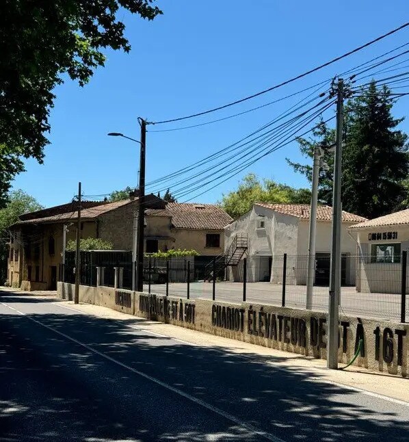 Flex in Saint-Zacharie for sale Building Photo- Image 1 of 18