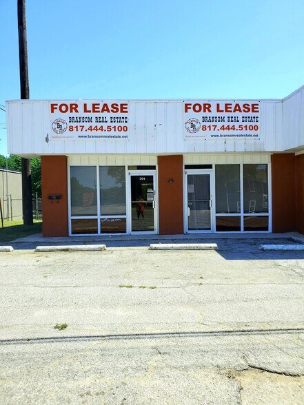 204 W Main St, Azle, TX for sale - Building Photo - Image 1 of 1