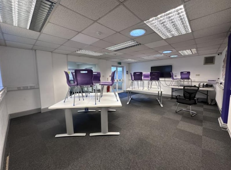 7 Clarendon St, Nottingham for lease - Interior Photo - Image 3 of 5