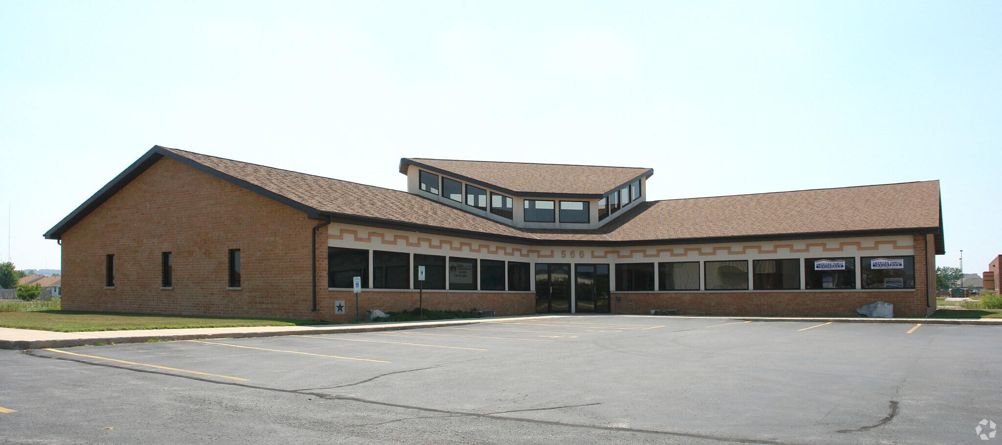 566 Redbird Cir, De Pere, WI for sale Building Photo- Image 1 of 1