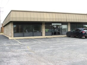 220 Regional Dr, Alton, IL for lease Interior Photo- Image 1 of 9