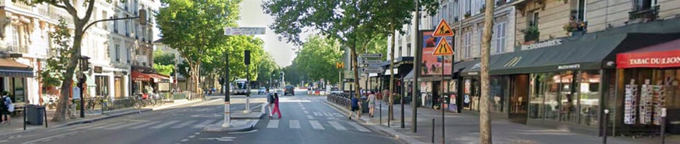 Retail in Paris for lease - Building Photo - Image 2 of 2