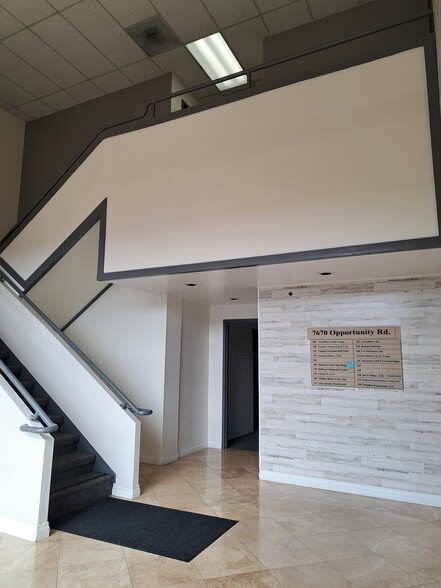 7670 Opportunity Rd, San Diego, CA for lease - Lobby - Image 3 of 14