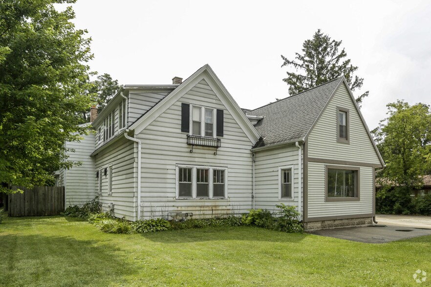 9955 W Forest Home Ave, Hales Corners, WI 53130