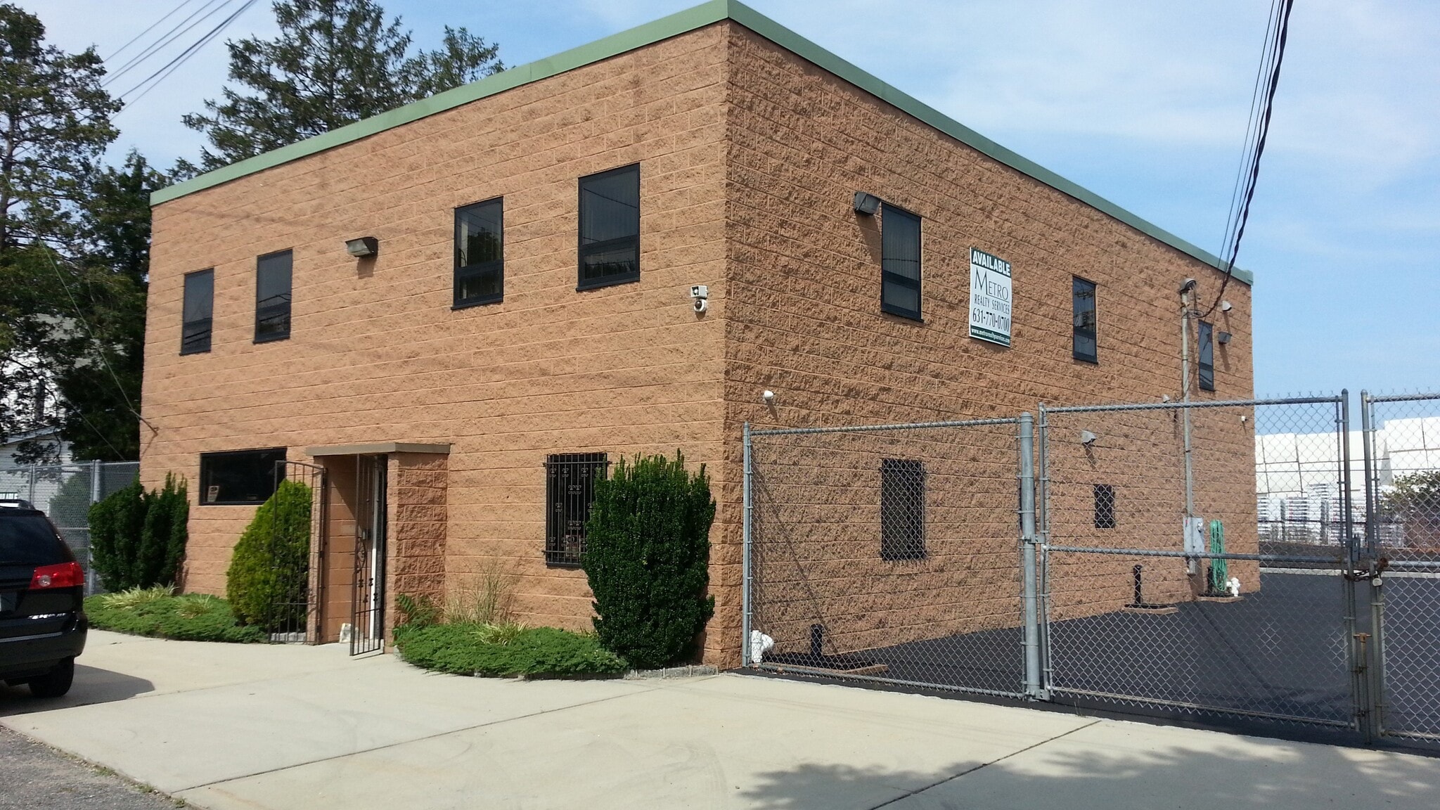 32 Holman Blvd, Hicksville, NY for sale Building Photo- Image 1 of 2