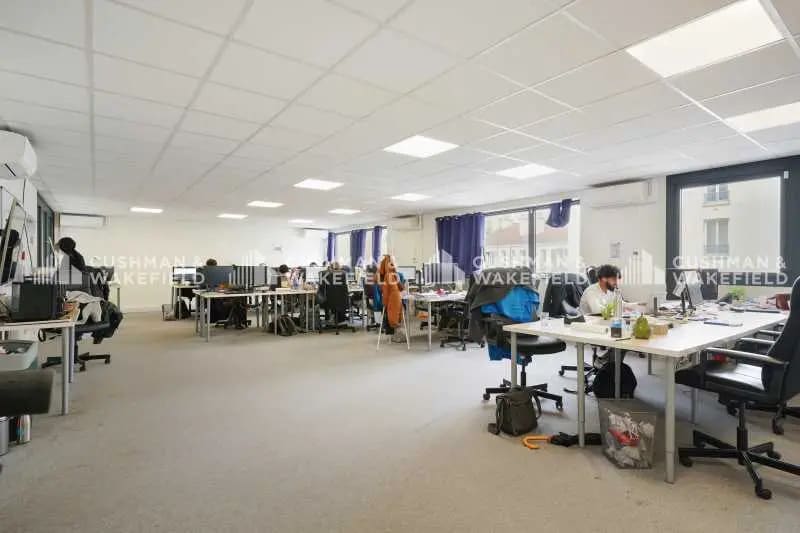 Office in Levallois-Perret for lease - Interior Photo - Image 3 of 14