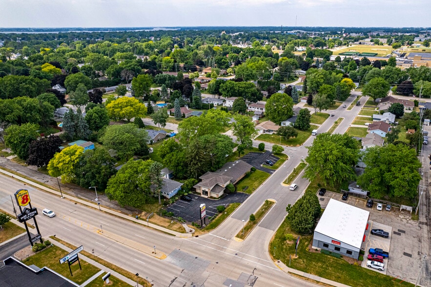 718 Park Ave, Beaver Dam, WI for sale - Building Photo - Image 2 of 28