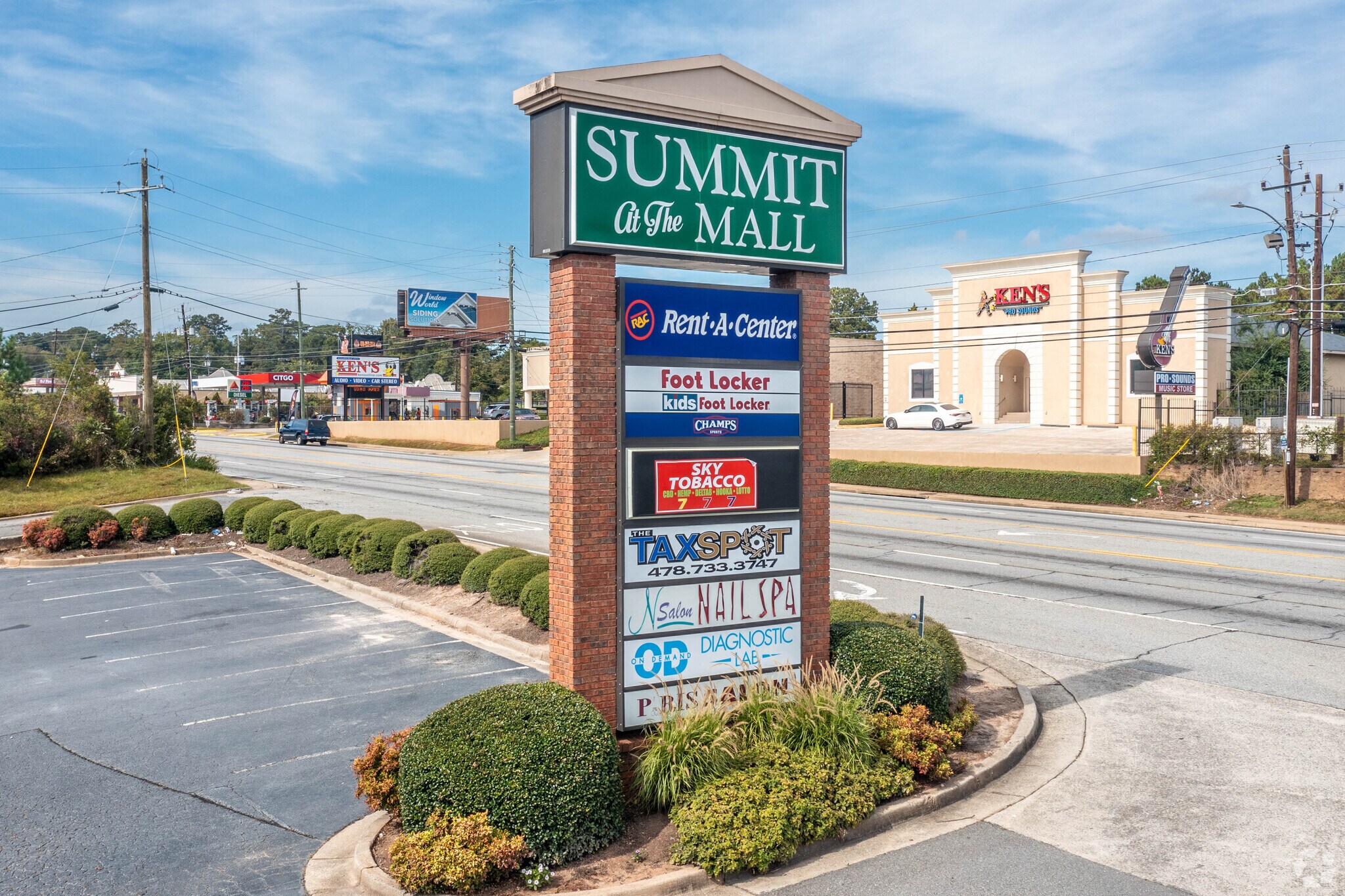 3755 Bloomfield Rd, Macon, GA 31206 Summit Shopping Center