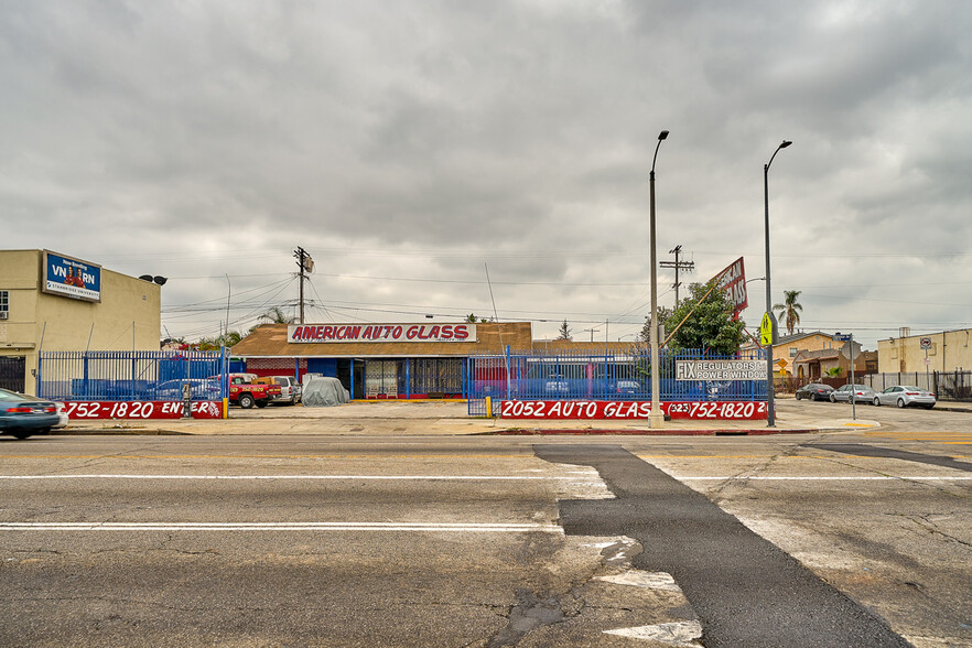 2052 W Florence Ave, Los Angeles, CA for sale - Building Photo - Image 1 of 1