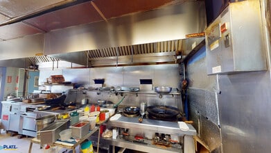 517 N Main St, Niles, OH for sale Interior Photo- Image 2 of 4